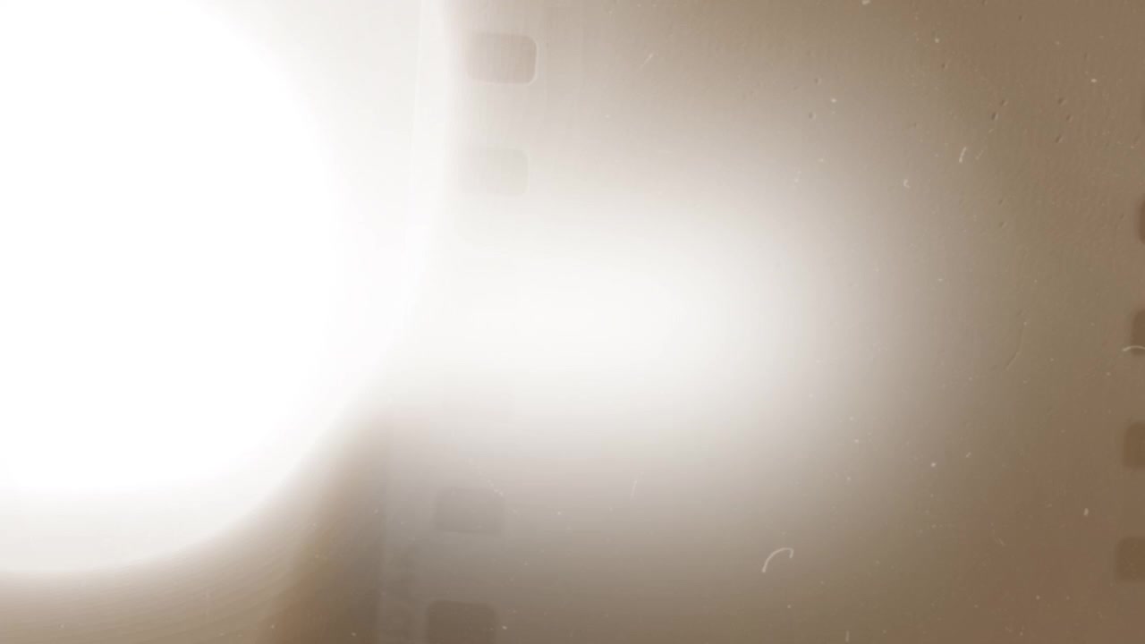 Vintage Film Light Leak Transition Effect