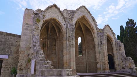 ruinas de la iglesia de la virgen del burgh del siglo xiv.