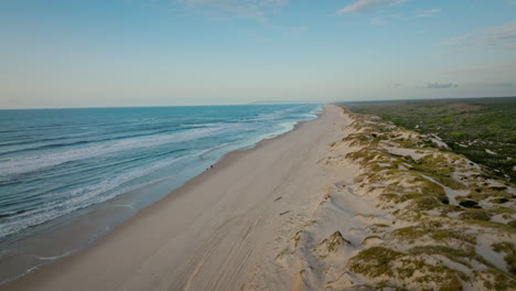 Puesta-De-Sol-En-La-Playa-En-El-Centro-De-Portugal