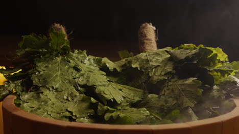 oak leaves for sauna/bathing