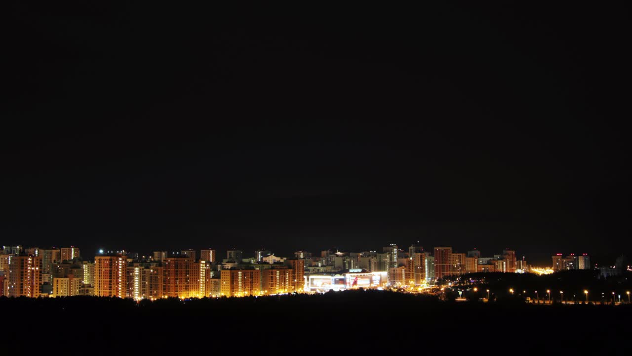 도시 위 의 천둥 폭풍