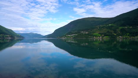 la hermosa naturaleza de noruega.