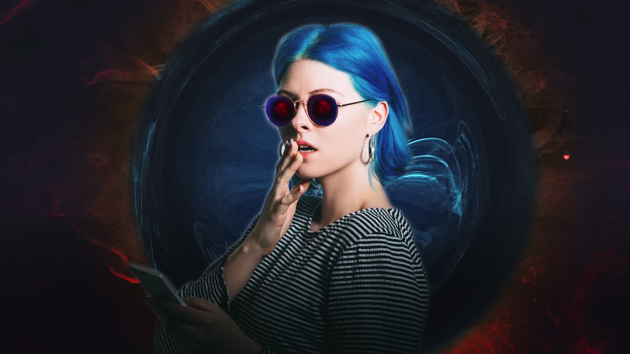 tecnología móvil innovadora chica smartphone remolino