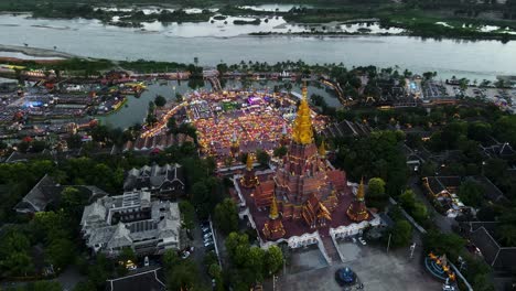 Goldene-Jinghong-Pagode---Touristenattraktion-In-Xishuangbanna,-China---Luftaufnahme