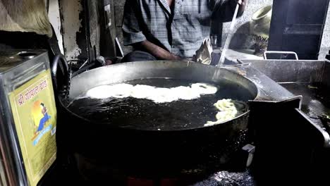 Jalebi,-Indisches-Straßenessen-In-Alt-Delhi