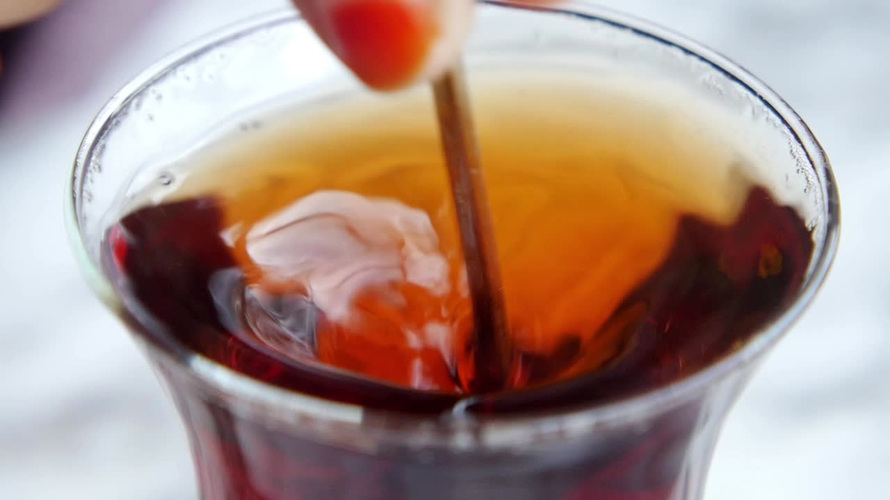 손으로 는 터키 차