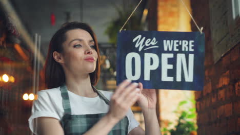 cafe open/closed sign