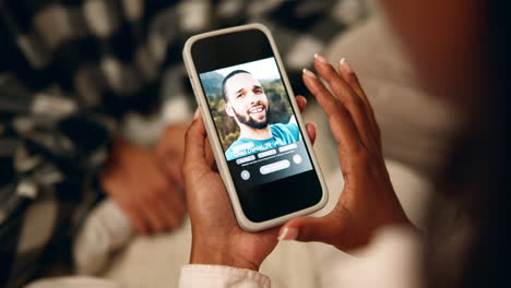 woman using a dating app on her smartphone