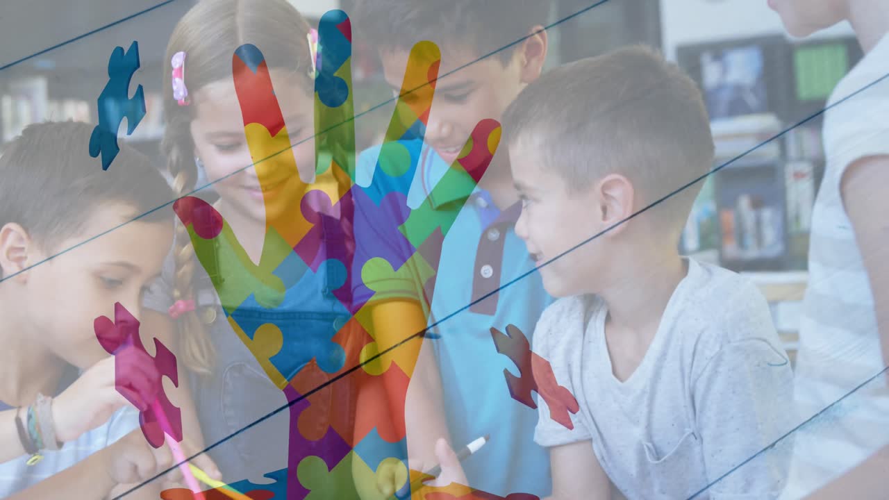 animación de piezas de rompecabezas coloridas y entrega a los escolares utilizando tabletas