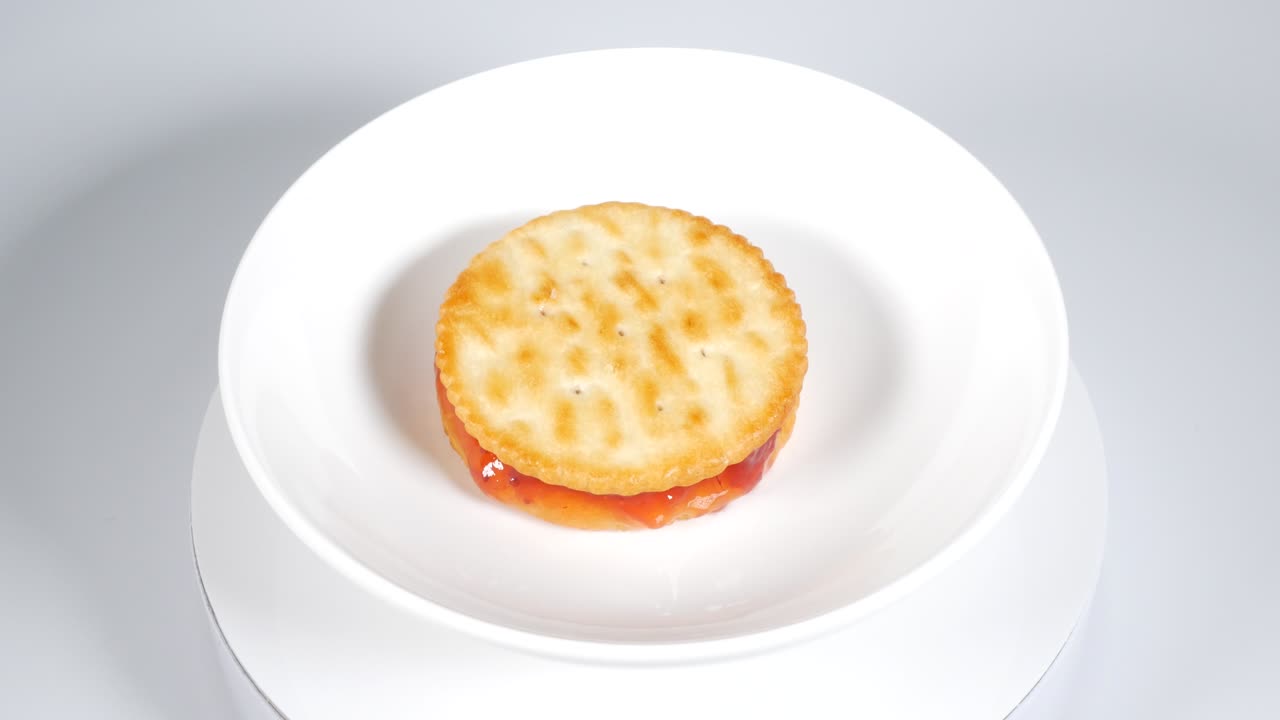 Jam cracker sand strawberry