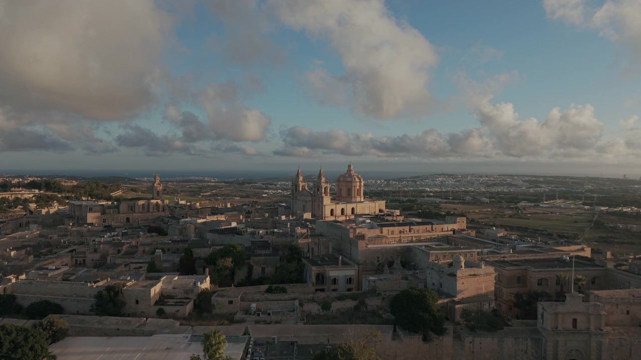 Vista aerea di Mdina, antica città fortificata di Malta e Cattedrale