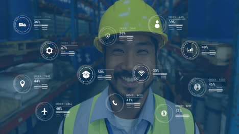 trabajador de almacén sonriendo, rodeado de animación de logística y procesamiento de datos