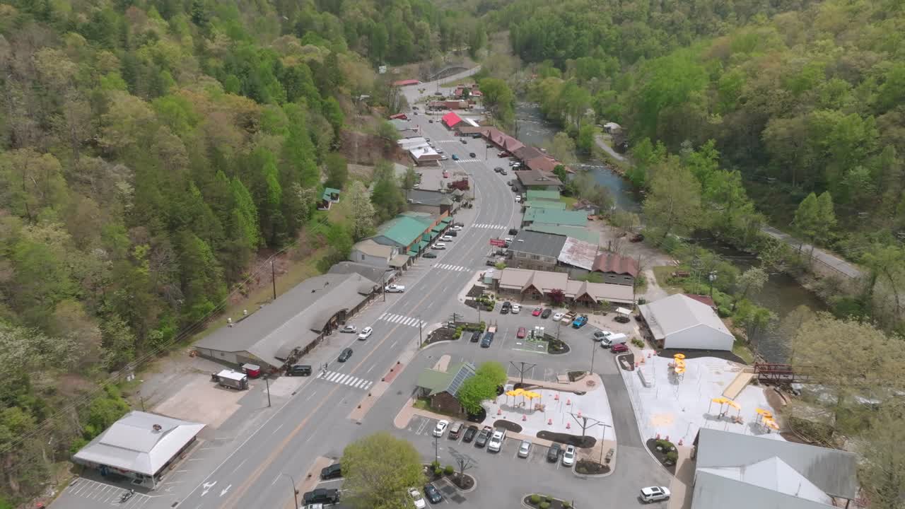 Cherokee Tennessee Aerial Drone moving in and tilt down
