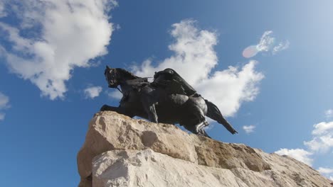 Statue-of-Albanian-national-hero-George-Kastrioti-Skanderbeg,-an-Albanian-nobleman-and-military-commander-who-led-a-rebellion-against-the-Ottoman-Empire,-in-the-main-square-of-capital-city-of-Tirana