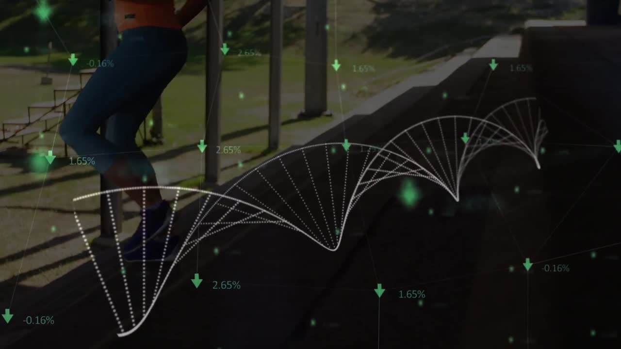 animación de procesamiento de datos y cadena de adn sobre una mujer afroamericana corriendo por las escaleras