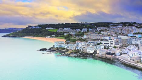 Hermosa-Vista-Aérea-Sobre-St-Ives-En-Cornwall-Al-Atardecer