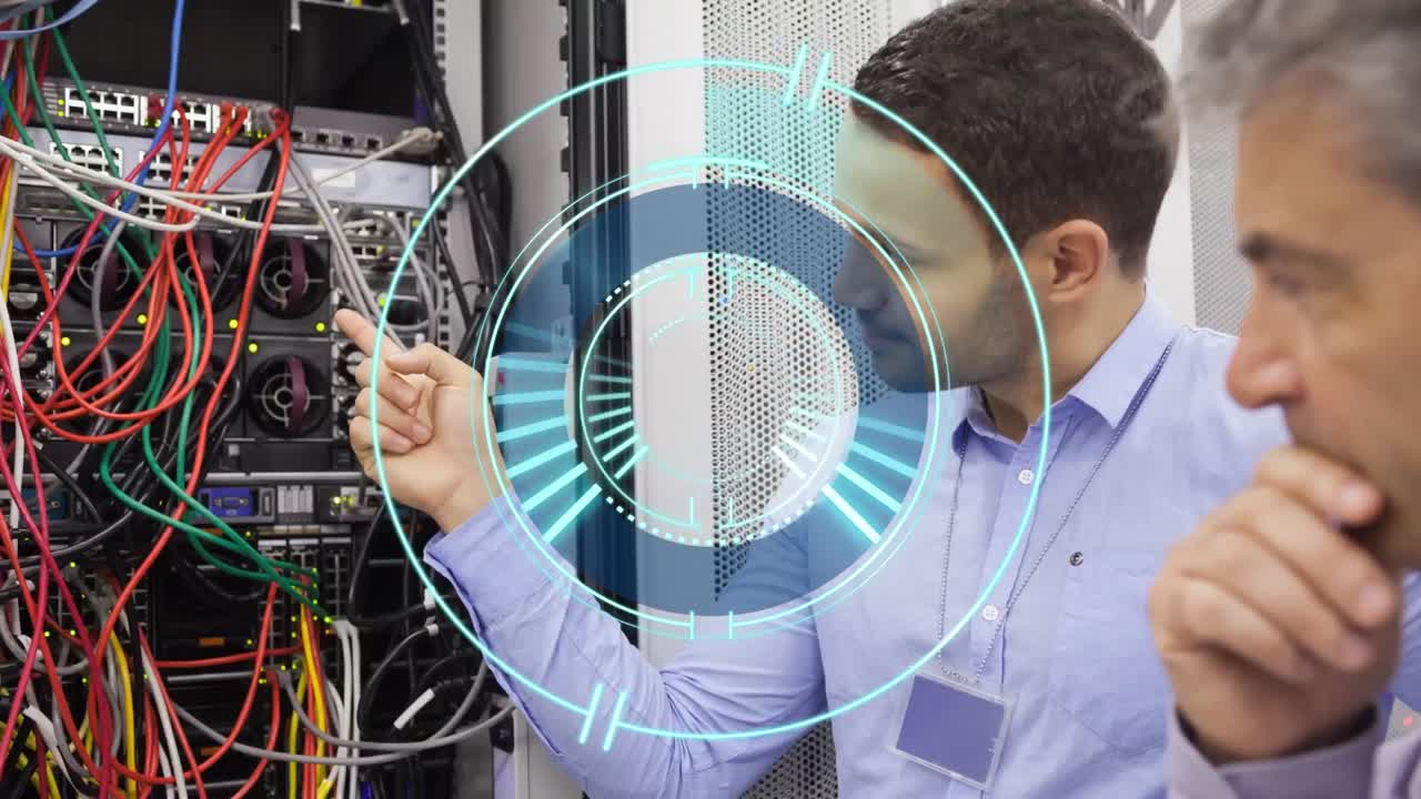 animación de escaneo de alcance sobre diversas personas en la sala del servidor