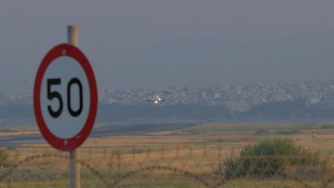 Plane-landing-in-city-airport