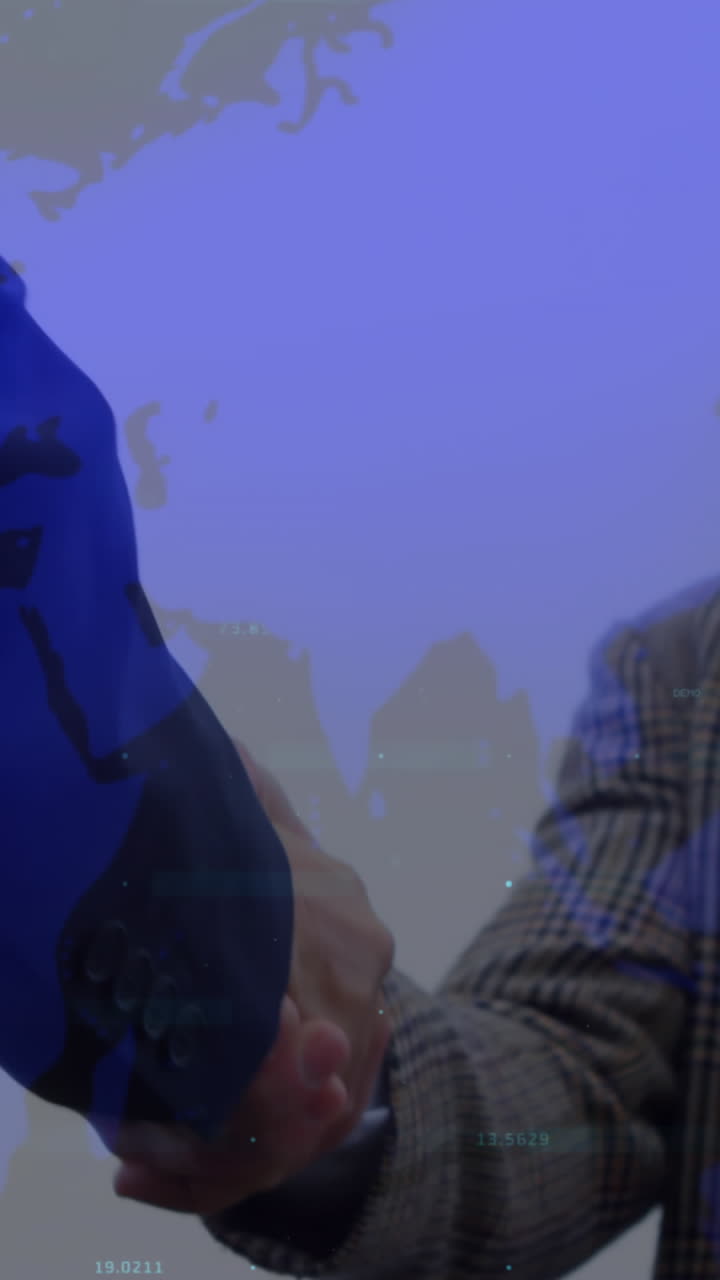 animación del procesamiento de datos financieros sobre personas de negocios que se dan la mano