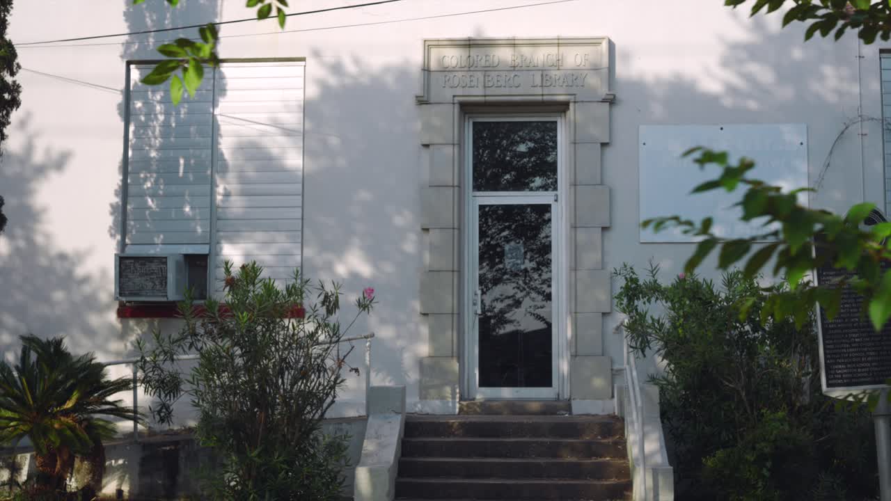 establecimiento de la escuela secundaria central, la primera escuela en texas para negros.