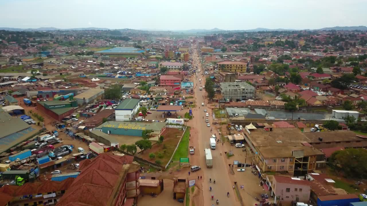 vista desde arriba de la zona industrial de la carretera de circunvalación en kampala, uganda