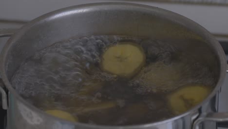 Boiling-plantain-banana-fast-forward,-part-2