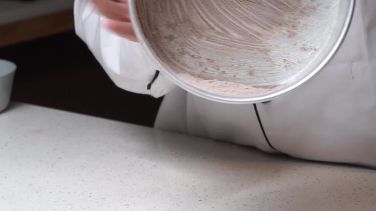 케이크 믹스 파워로 장을 인용하는 요리사