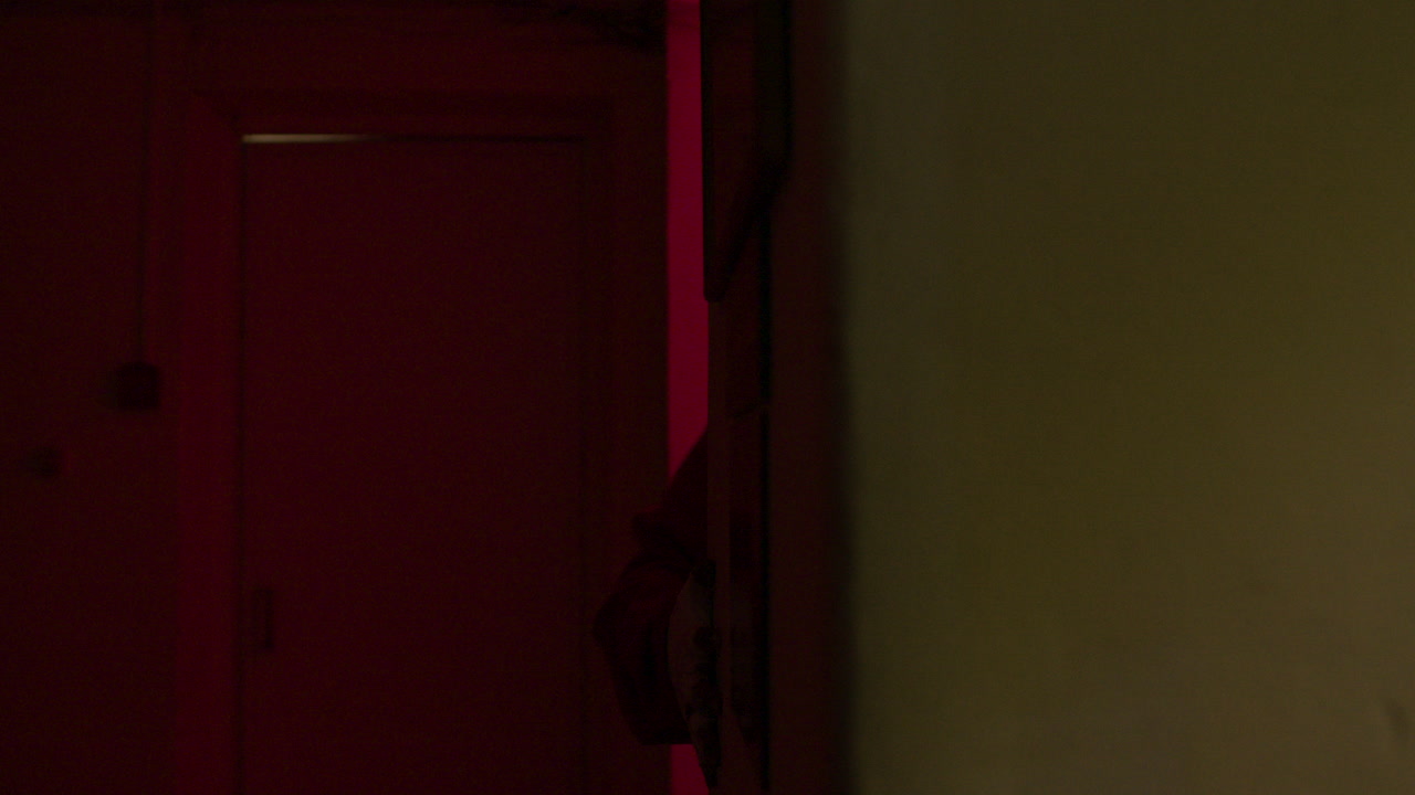 страшный клоун в коридоре