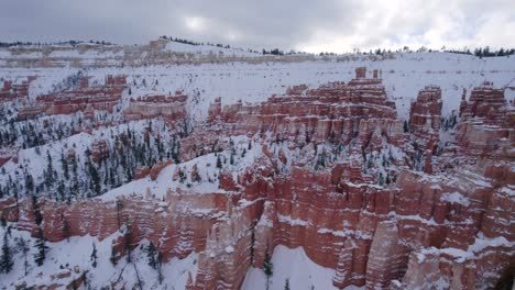 美國猶他州布萊斯峡谷國家公園 (bryce canyon national park) 的空中4k影像