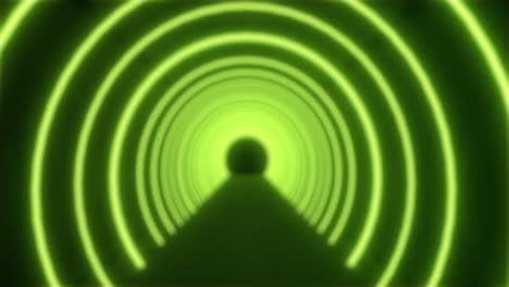 moviéndose a través de un túnel de arcos de neón verdes concétricos desenfocados pulsando sobre un fondo negro