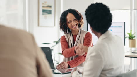 reuniones de negocios y colaboración