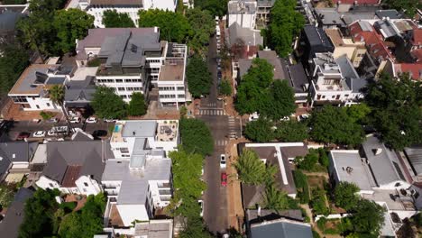 vista aérea a ojo de pájaro sobre el centro de stellenbosch, sudáfrica