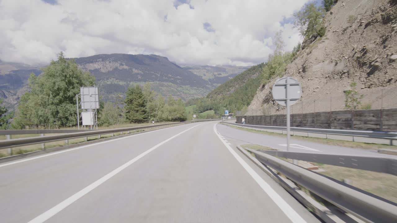 스위스 심플론 패스에서 운전하기