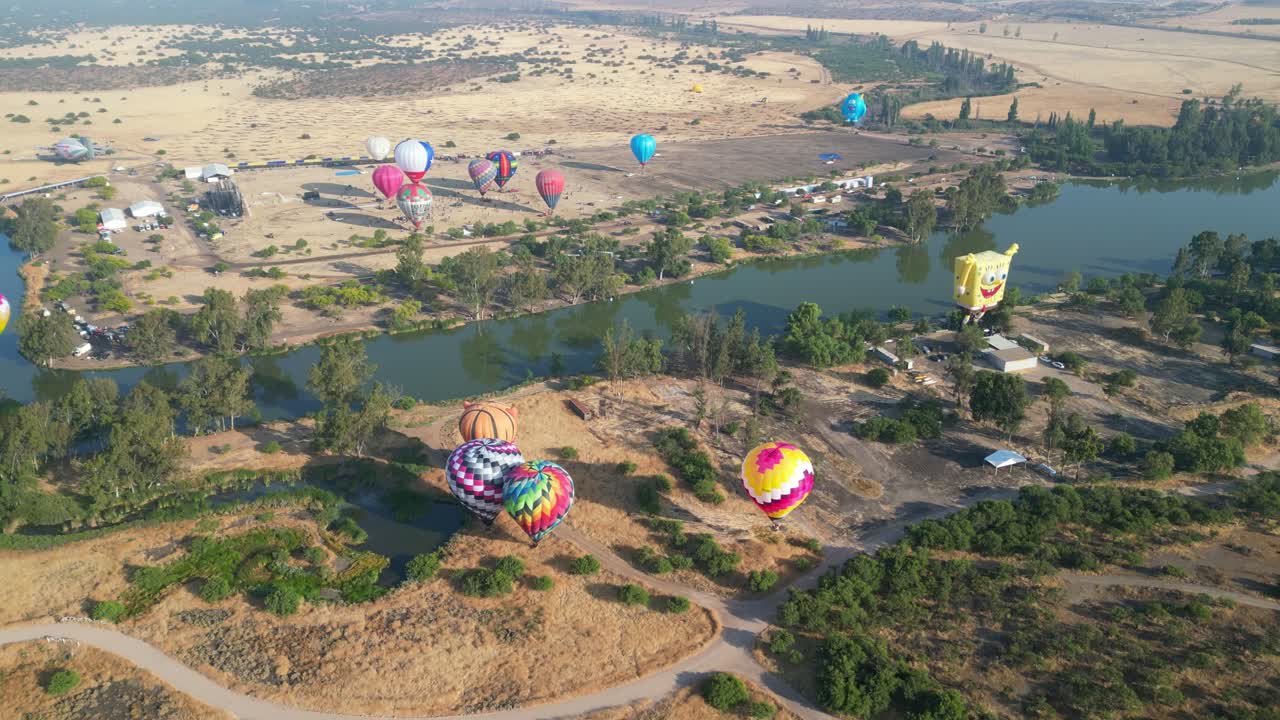губка боб на воздушном шаре летит над лагуной карен чили