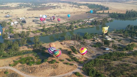 spongebob-hot-air-balloon-flying-over-lagoon-caren-chile