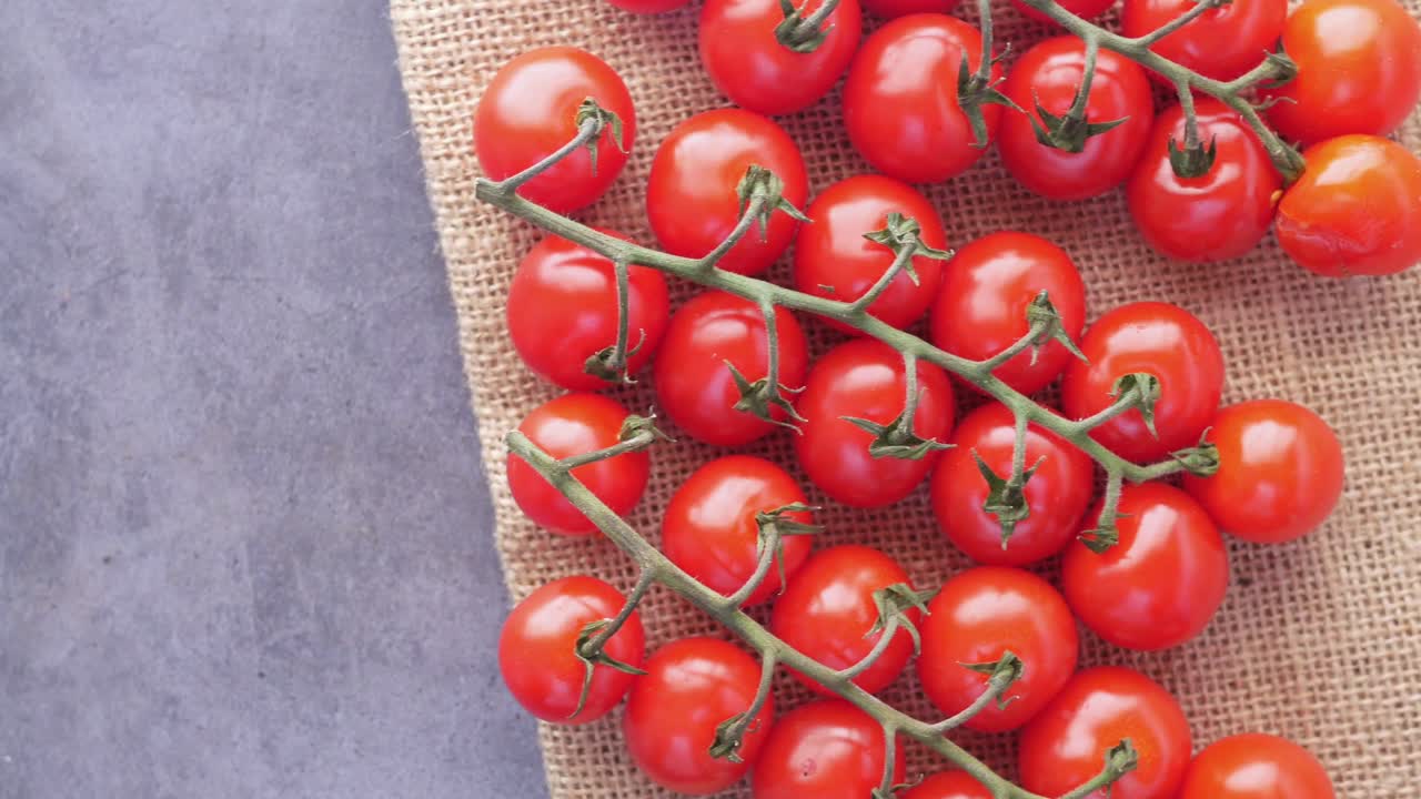 신선한 체리 토마토