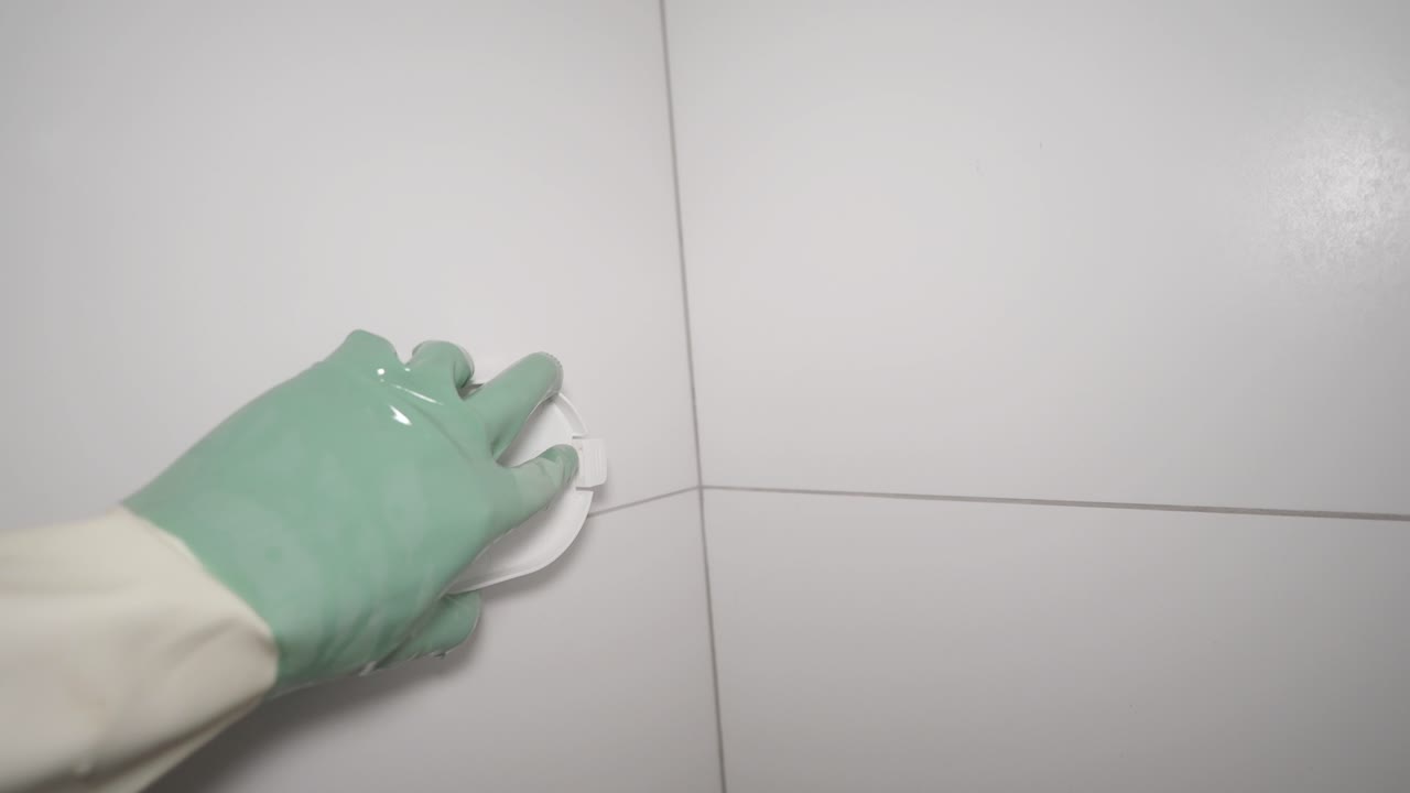 Cleaning bathroom tiles