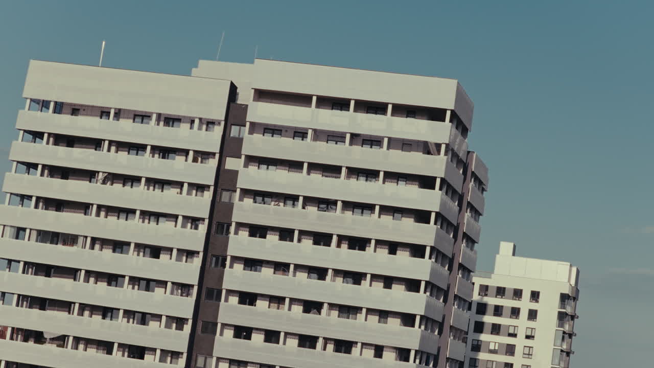 edificios modernos de apartamentos en construcción