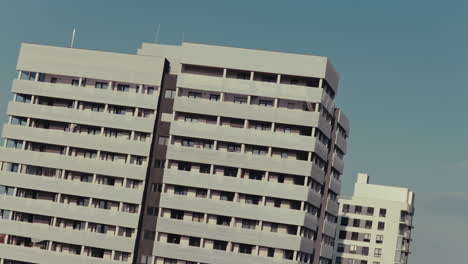 edificios modernos de apartamentos en construcción
