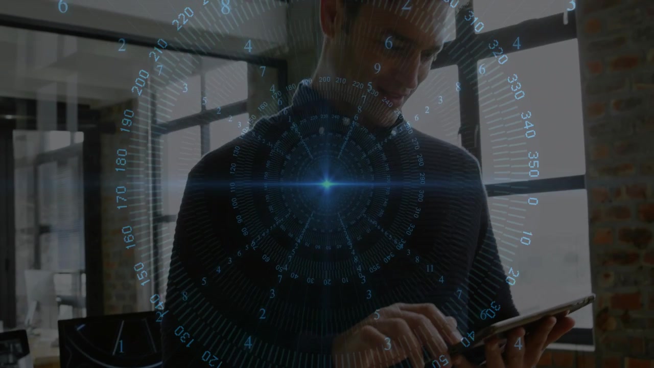 Ein Ingenieur betritt das Bild, greift nach einem Tablet und überprüft mechanische Modelle mit einer blauen HUD-Einblendung.