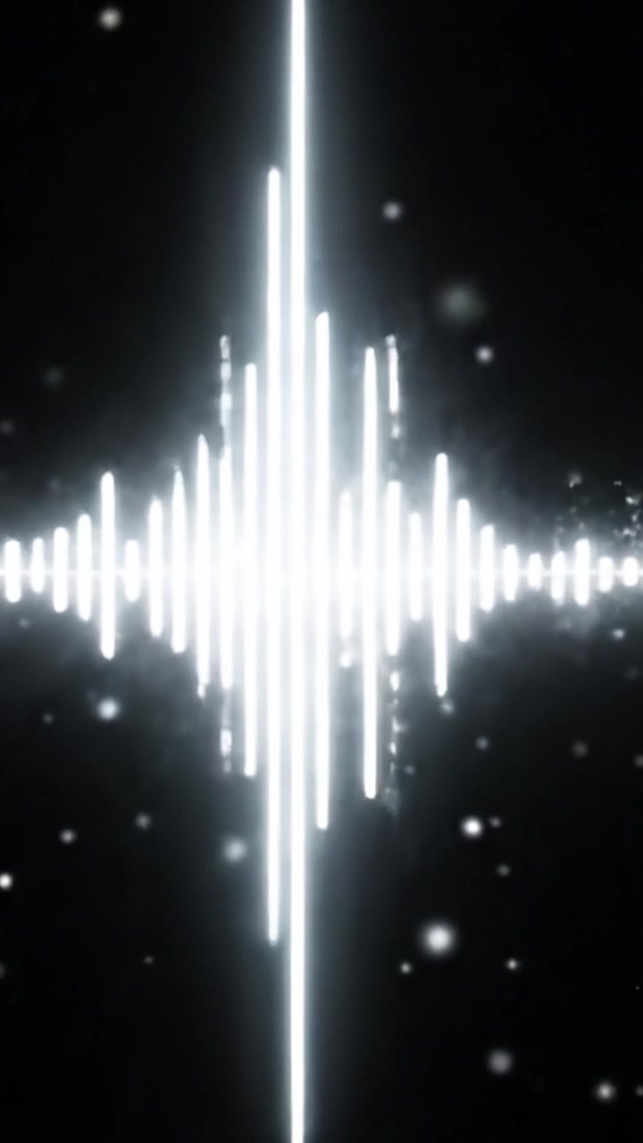 Una rappresentazione eterea di onde sonore illustrate in luce bianca radiosa su uno sfondo scuro, che cattura l'essenza della visualizzazione audio con fluttuazioni dinamiche