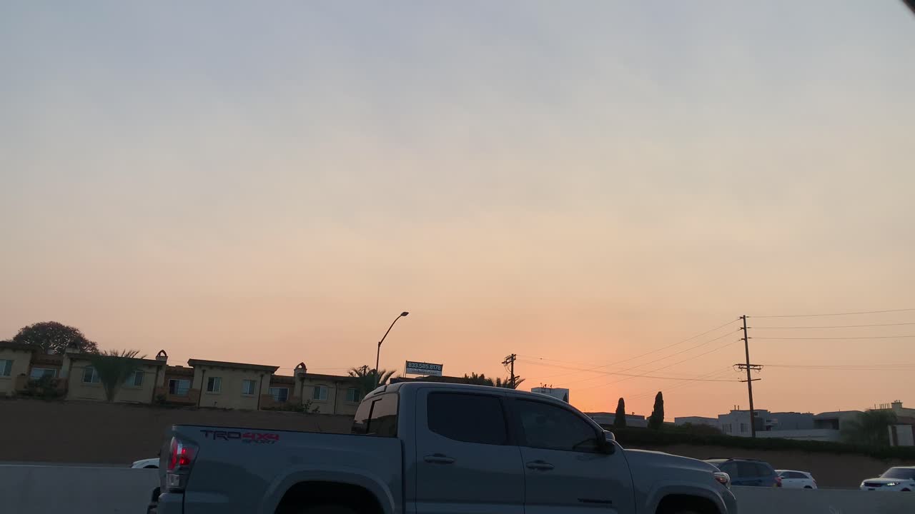 고속도로 hd에서 일몰 드라이브