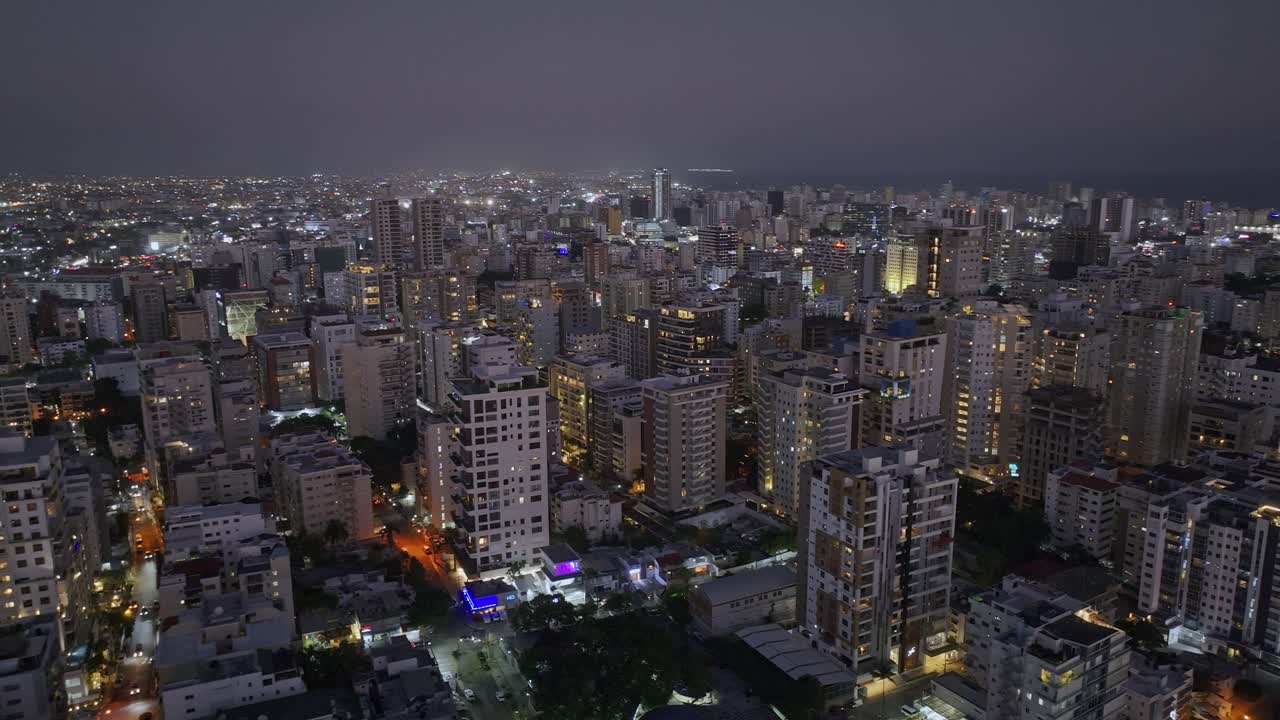 ciudad de santo domingo por la noche