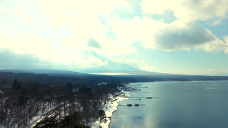 winter scenery of mount fuji and lake kawaguchiko