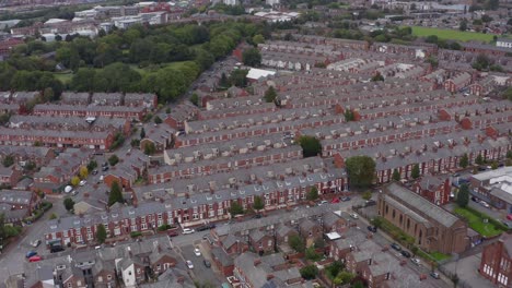 Drohnenschuss-Nähert-Sich-Alten-Vororten-Von-Trafford