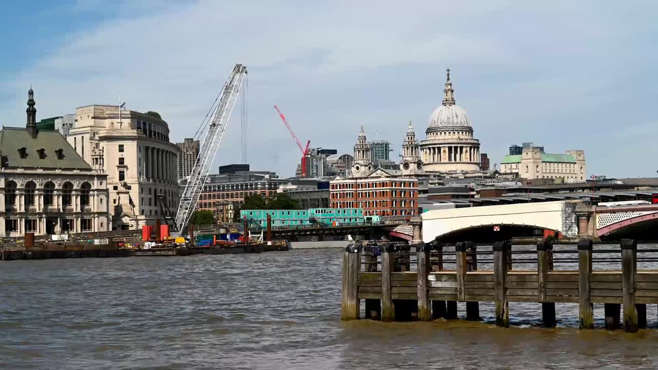 Time-Lapse of the St Paul's Cathedral Behind The Thames, London, United Kingdom