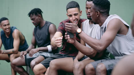 Bonding-at-the-basketball-court