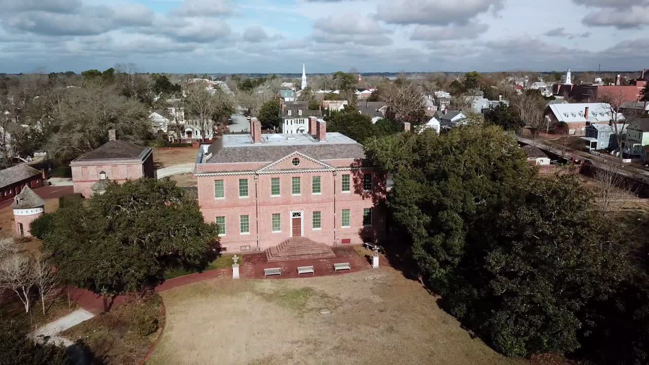 empuje aéreo sobre el palacio de tryon en new bern nc, carolina del norte