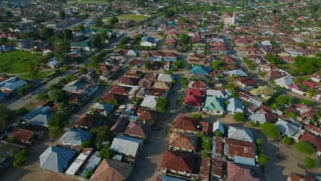 Vista-Aérea-De-La-Ciudad-De-Tanga,-Tanzania