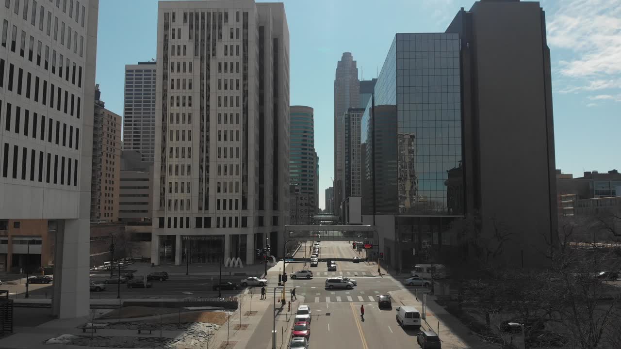 Centro di Minneapolis, ora di punta, pomeriggio, strade, traffico